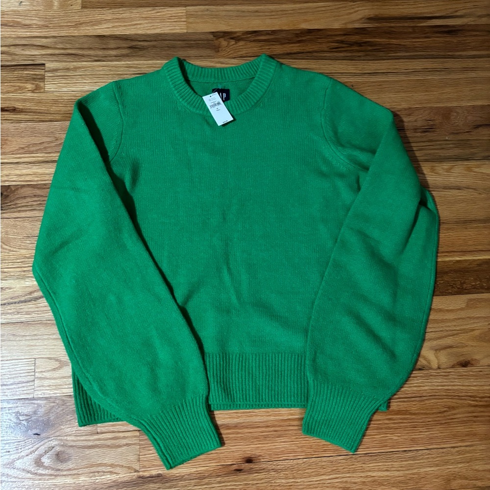 NWT Gap green light sweater. Medium tall.